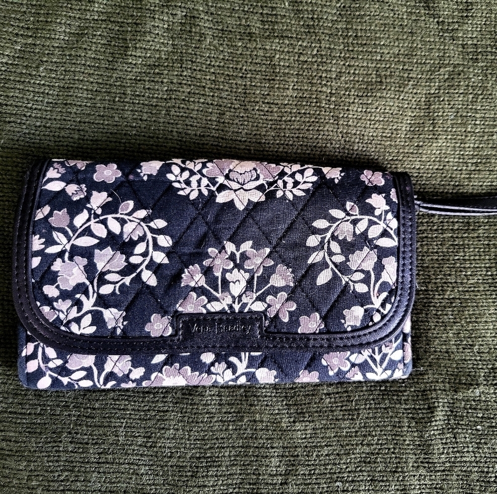 Vera Bradley Vintage Black White And Gray Floral Women's Wallet